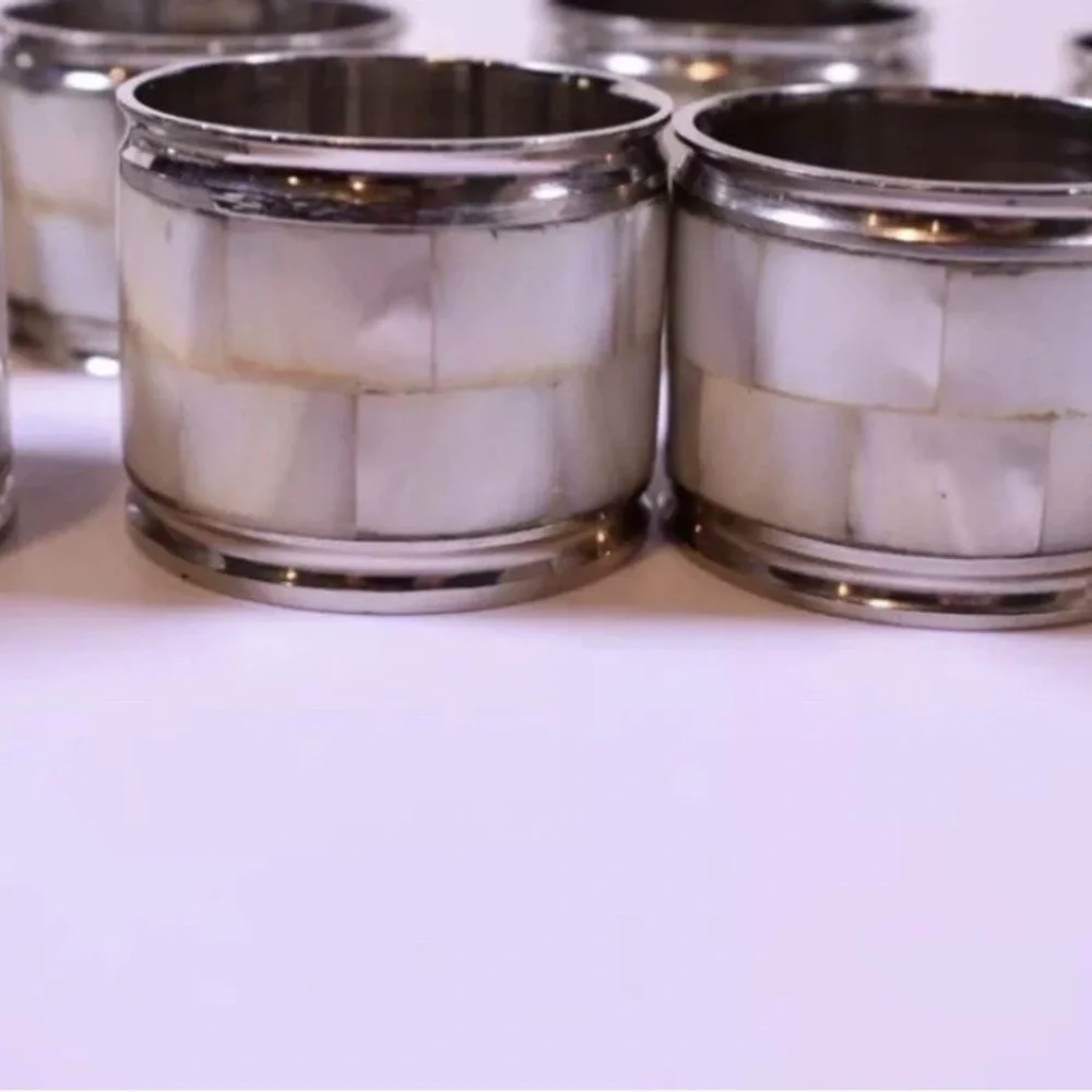 Napkin Rings Mother of Pearl Shell with Silver Bands Set of 4 in the box New